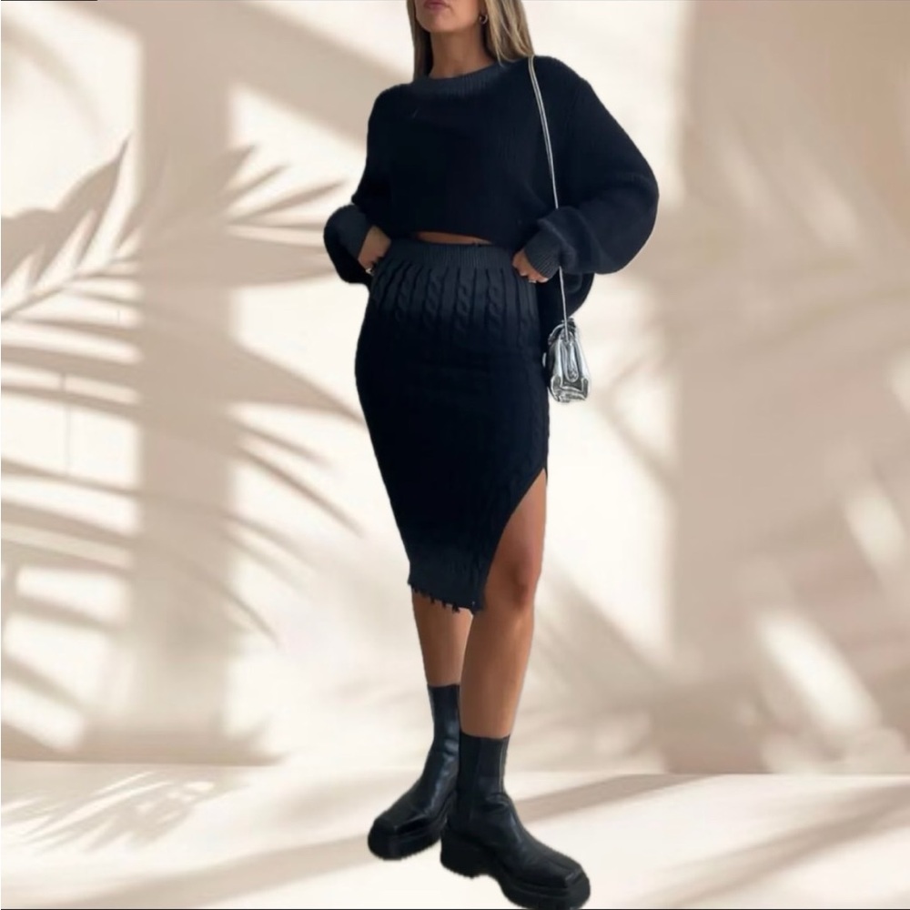 Lonely Hearts Midi Skirt in Coal Black